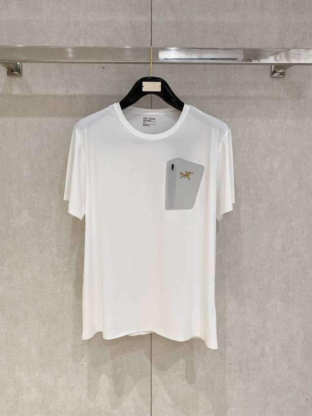 arctey*鸟家速干无痕圆领 冰丝锦纶面料 拉链口袋拼接设计 码数：M-3Xl