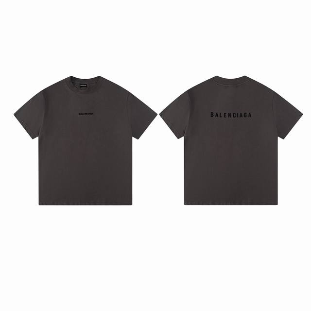 款M47 巴黎130 Balenciaga 巴黎世家经典前后字母短袖 巴黎配套专用十字螺纹 这件衣服设计很特别 宽松版型好穿好搭配 前面刺绣 颜色也 穿起来很酷