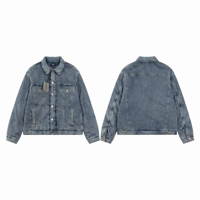 款M555 巴黎世家 巴黎世家高版本Balenciaga 做旧水洗蓝牛仔棉服外套 定制扣子 全套定制辅料 侃爷上身同款 冬天必备单款 Size：M L Xl