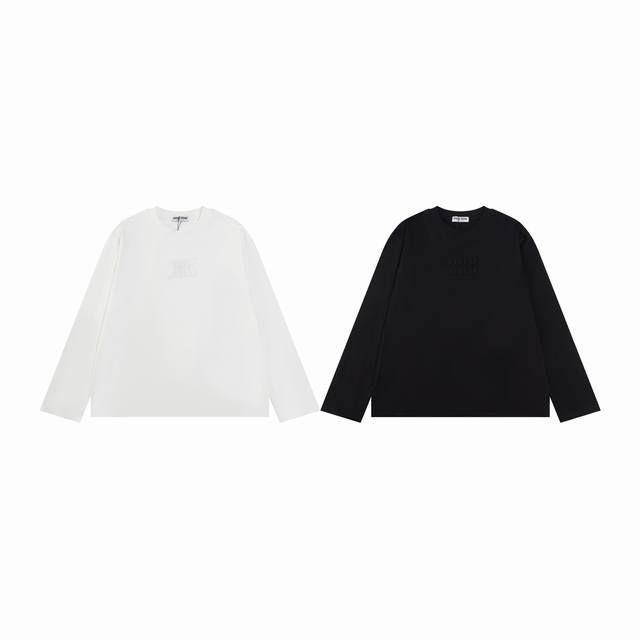款M732 Miumiu 24Ss春秋新款Miumiu 纯色圆领贴布徽标刺绣长袖 适合春秋两季穿，单穿或者打底穿都超洋气，胖瘦都能穿，小落肩袖一点也不显肩宽，中