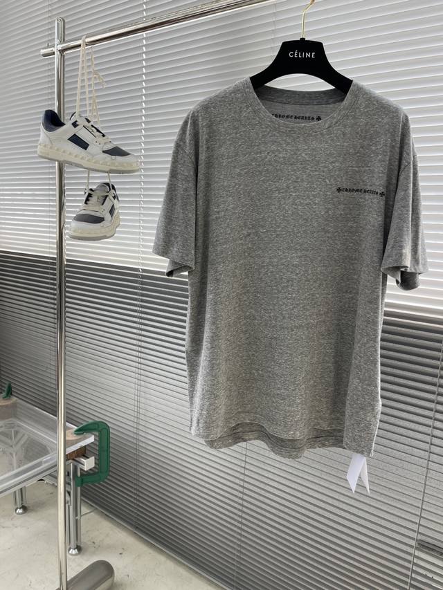 ch 克罗心 花灰宝剑短袖 根据Yb订染花灰色26织200克 花灰面料价格P极为高昂 市场无现货 印花采用多种印花工艺 定制辅料 尺码：S M L 尺码