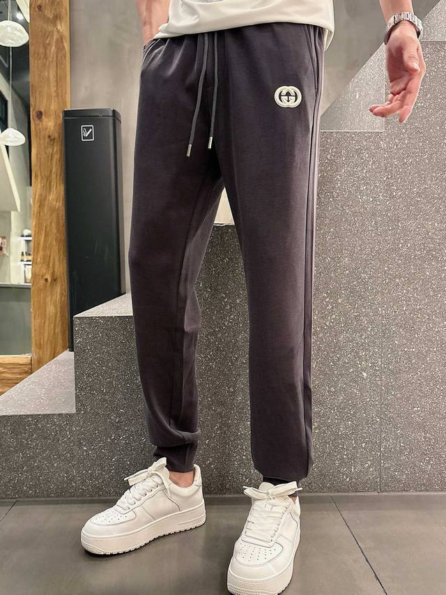gucci 古驰，2025春夏最新品，专柜同步有售，原单狠货，时尚休闲裤，进口原版面料，舒适透气，独特设计风格，顶级印花工艺字母图案Logo，原版五金辅料装饰，