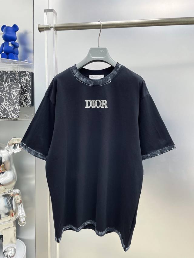 di*迪 高克重 2025夏季新款手绘立体硅胶老花印花 Logo最新品短袖 Dd 专柜同步有售，原单狠货，时尚进口原版科技面料，上身舒适透气，原版定制五金辅料，