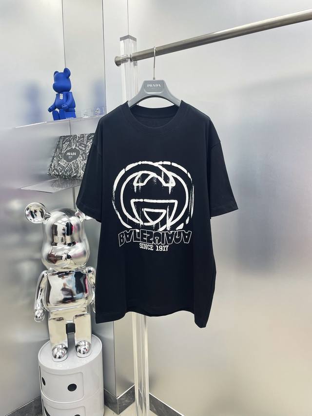 gu*古 2025夏季新款Gg互扣印花Logo短袖Tee 专柜同步有售，原单狠货，时尚 进口原版科技面料，上身舒适透气，原版定制五金辅料，上身帅气有型，三标齐全