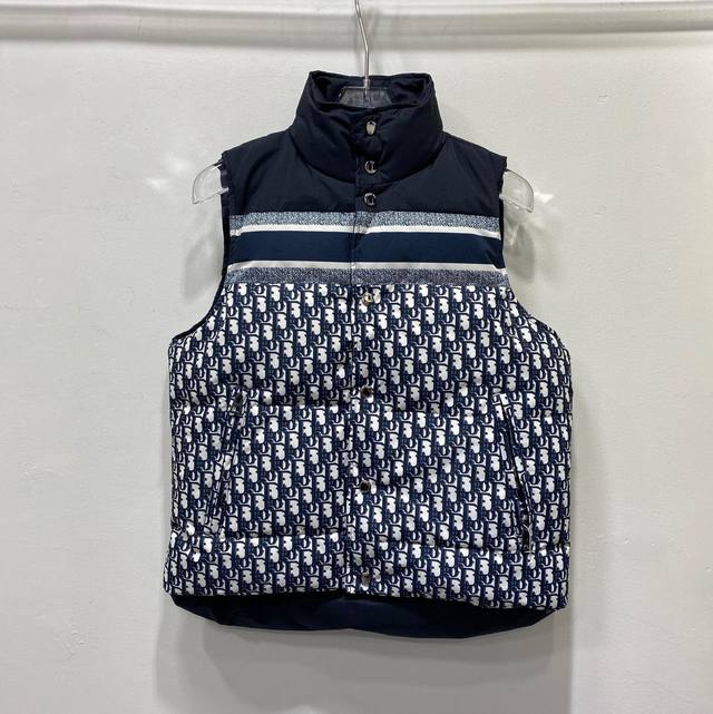 广州高版本 Dior迪奥羽绒马甲两面穿23冬季新款羽绒背心马甲，老花满字母Logo 男女同款 S- Xxl.