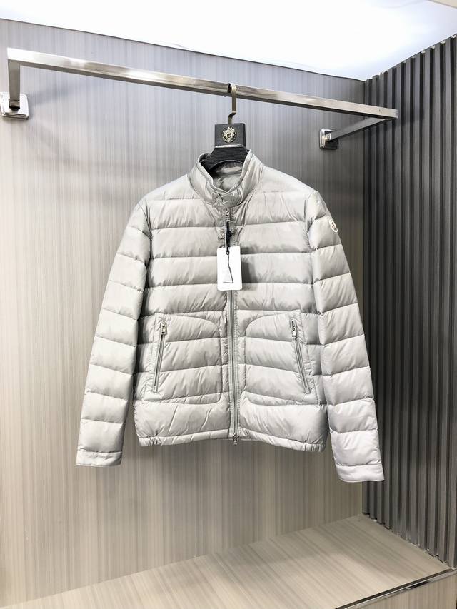 放货价 蒙口 推荐原单品质24秋冬新品羽绒服原版定制特面料质感超赞！版型随性搭配超时髦！轻盈保暖又舒适！原版五金配件，尺码 M-Xxxl