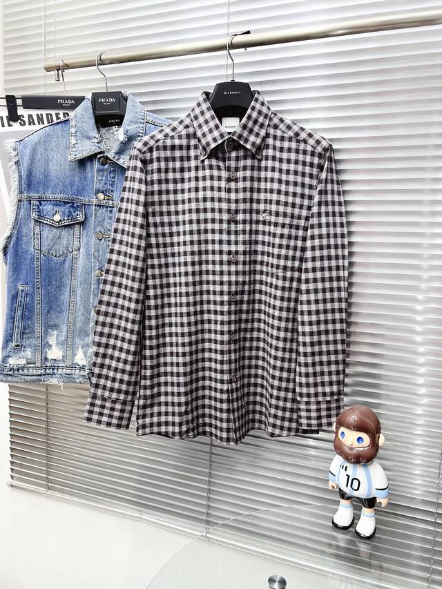 burberry巴宝莉 2025 男士衬衫，商务休闲修身款衬衣！ 宜商务 宜休闲！早秋限量新款，都市商务气质款！ 衬衫的版型剪裁更是精剪塑性，不需要过多的原色装
