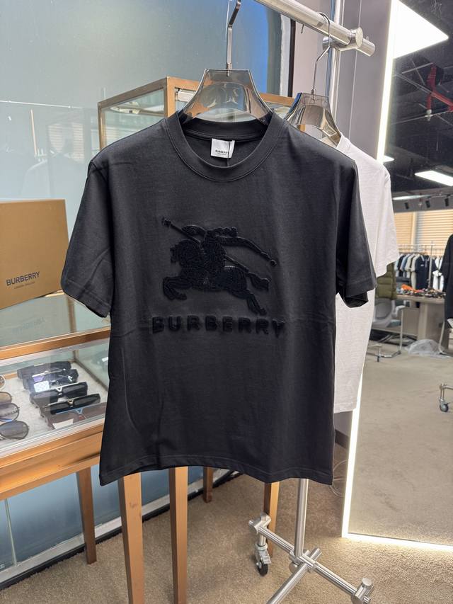 bbr 2025春夏新款首发专柜最新款短袖圆领T恤 高端订制 设计前卫时尚！品牌Logo重工艺设计 高端定制丝光长绒棉面料.手感柔软.穿着舒适.专柜级别精致车线