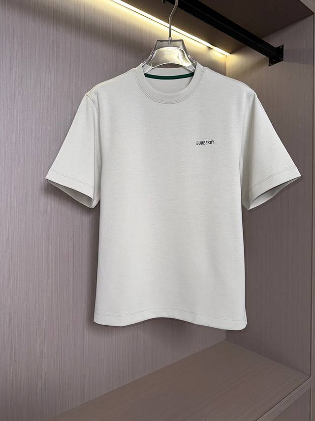 衣服 裤子 浅卡其上衣