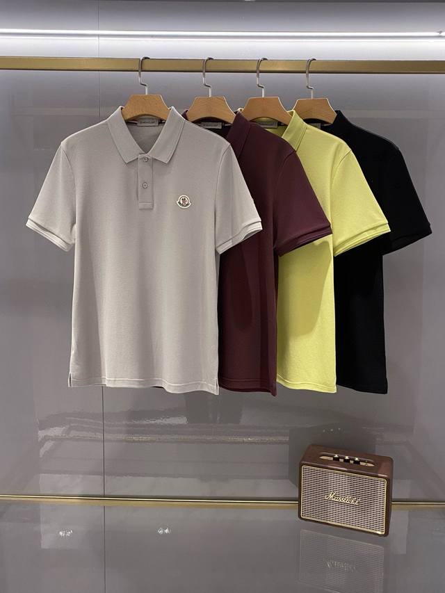 fw夏季出品新款！-Moncle*R男士经典轻商务休闲二粒扣翻领短袖！都市高端品质六角珠地轻薄长绒棉系列，纯色时尚百搭休闲风格，简约大气又不失优雅体面过人，低调