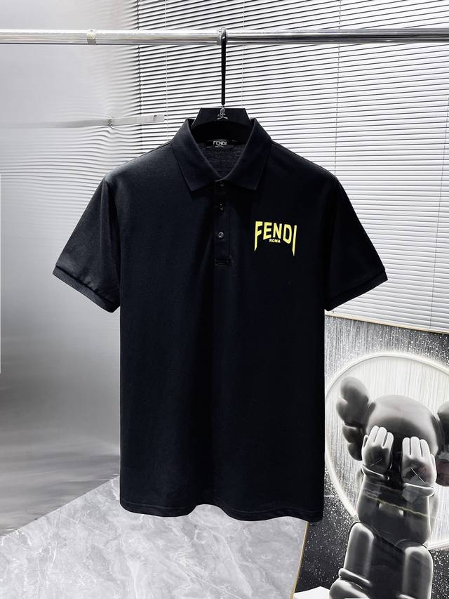 芬迪 Fendi 2025Ss夏季新款 翻领短袖T恤 Polo衫，高端版本！专柜定制面料 透气舒适度高，细节无可挑剔，品牌元素设计理念，体现高品质。手感细腻柔软