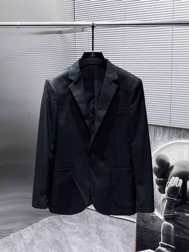迪奥 Dior 2025Ss春秋新款 西装 西服 ，高端版本！专柜定制面料 透气舒适度高，细节无可挑剔，品牌元素设计理念，体现高品质。手感细腻柔软！呈现休闲裁剪