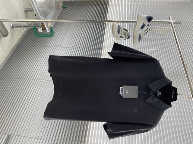 kolon Sport 户外压胶无痕速干防晒短袖抗菌Polo衫 官网销量1万+ 选用可隆自主研发的家族系列面料，本季度升级为Seco3.0，增加了50%可回收纱