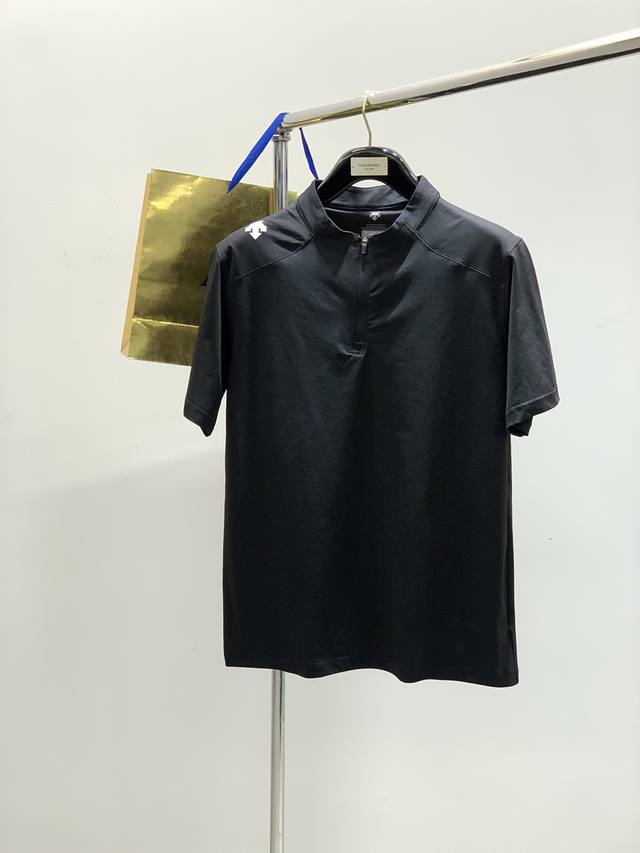 descente 迪桑特，2025夏季新款，时尚休闲短袖T恤，专柜同步有售，原单狠货，顶级印花工艺字母图案装饰Logo，定制原版五金辅料装饰，档次极高，上身时尚