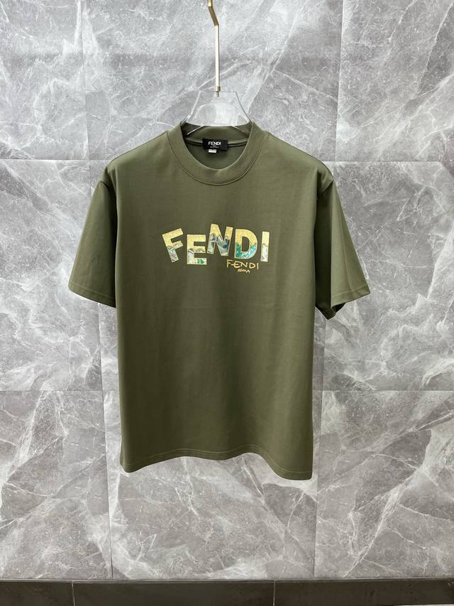 fendi芬迪 2025Ss春夏高品质纯棉短袖T恤，顶级原单品质，当下最新工艺要求，顶级订单要求车线做工，超级好搭配，顶级定制，搭配整件细节 ，品质及剪裁设计都