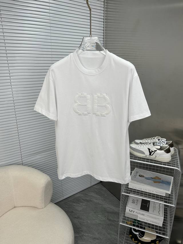 balenciaga巴黎世家 2025Ss春夏高品质情侣款短袖T恤，甄选高克重纯棉面料，工艺品级别，辅料顶真，车线做工符合精品要求，超级好搭配，落肩款，品质及剪