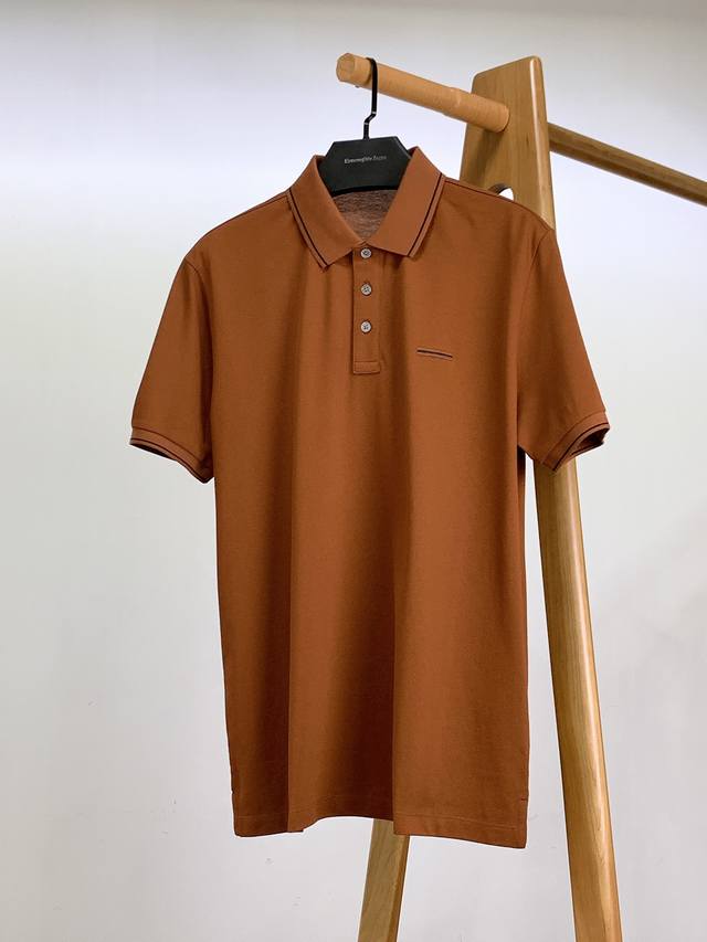 ermenegildo Zegna 杰尼亚 2025Ss春夏新品 起脚珠地翻领短T。 非常规面料裁剪缝制 , 像毛衣一样横机提花织造！ 进口丝光棉纱线, 厚度和