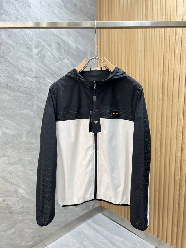 fendi 芬迪 2025春夏新品 三标齐全 冲锋衣薄款夹克外套 翻晒服 好货不用过多介绍 看细节 专柜码数：M-Xxxl 175 140上身L
