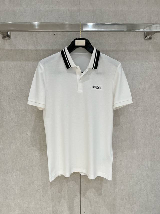 gu 商务休闲通勤款,渠道精品唯美主义的英式裁剪艺术尽显男士魅力风采. 25春夏 专属标识Polo衫短袖T恤 经典的翻领裁剪工艺从未停止.既不单调也不复杂,匠心
