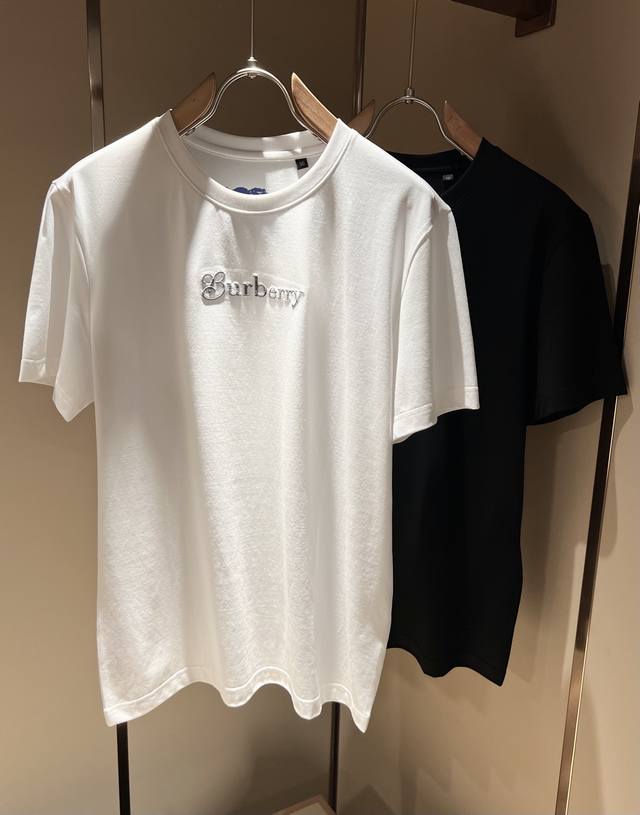 burber*Y巴*莉2025春夏新品男女同款短袖T恤，重磅来袭，最近比较火热的环保纯棉面料制作而成，高端户外运动休闲系列，非常火热运动风潮！Bur最新研发的特