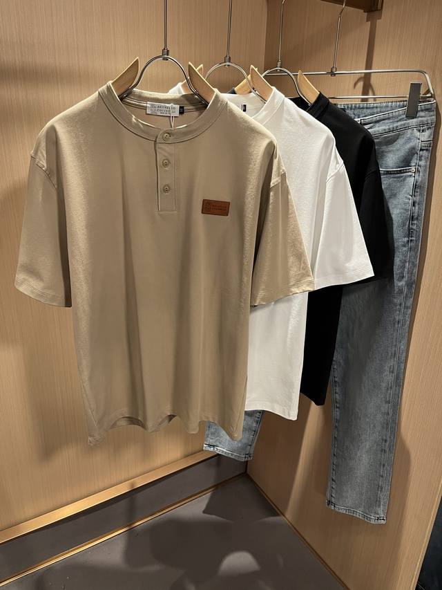 bc-Brunello Cucineli 2025春夏新款男士短袖T恤，众多明星都爱穿的时尚百搭单品！胸前Logo徽章超级好看,喜欢经典简约的朋友,一定不能错过