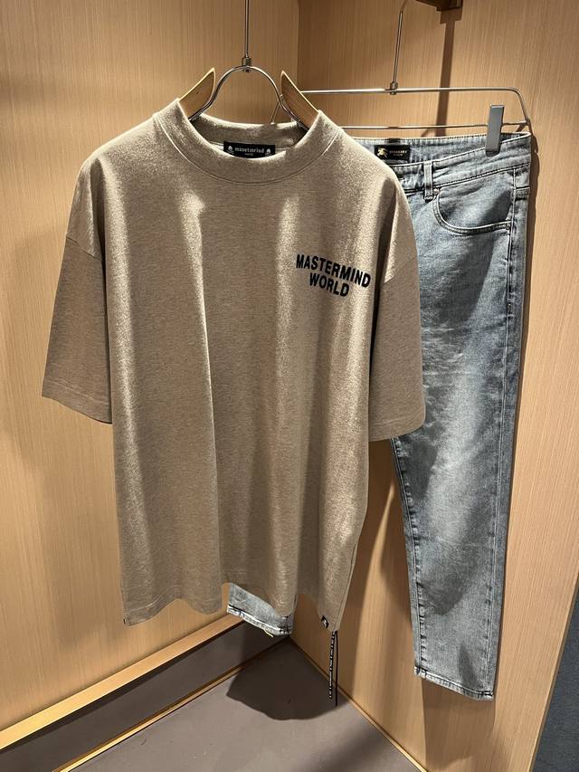 mastermind Japan 2025春夏款男女同款短袖T恤，欧洲区域限定发售，重磅级尤物单品，官网在售系列。奢侈一线大牌的御用面料厂织造，原版定制260G