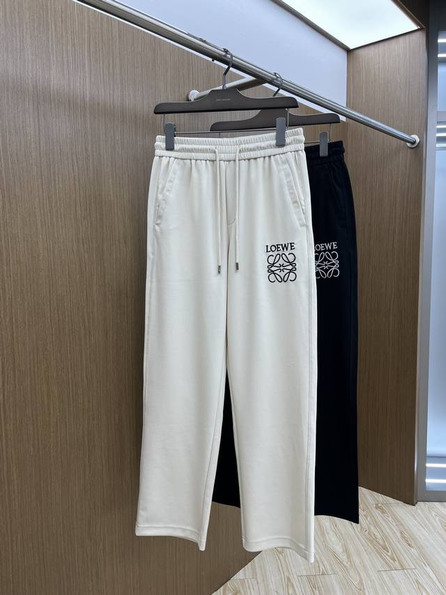 高端货品 Loe 2540春夏新款休闲裤！官网同步发售。品牌经典Logo休闲裤 ，定制面料，舒适度极好，手触感强烈。辨识度极高，Fdh完美品相工艺 颜色：黑色