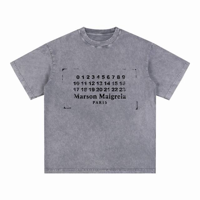合作让利 高端品质 Maison Margiela 2025 Fall 春夏系列 数字短袖T恤 采用进口康丽数码白墨直喷印花 定染高品质潮牌32支加密双纱100