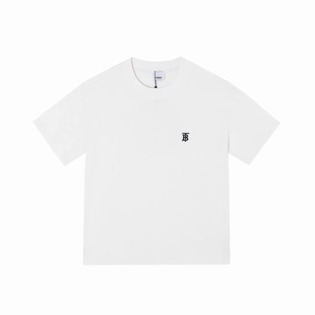 burberry巴宝莉经典胸前Logo刺绣短袖T恤 男女同款 高版本不挑年龄不挑身材不挑性别 经典不过时 面料手感非常舒服 质感超强 超级百搭好看的一款 男女都