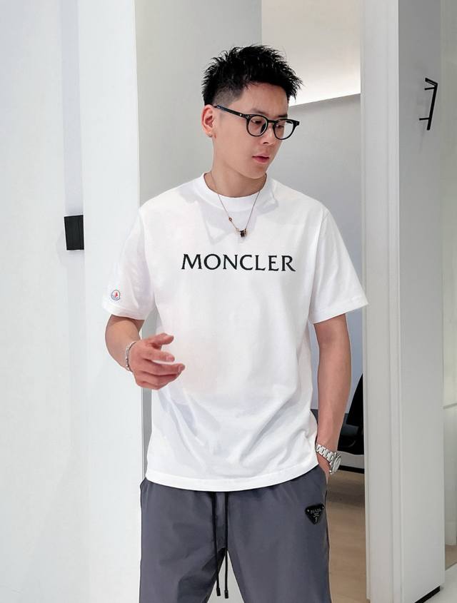 moncler 蒙口 2025春夏新品 三标齐全 立体植绒工艺 丝光棉短袖T恤 好货不用过多介绍 看细节 专柜码数：M-Xxxl 175 140建议L