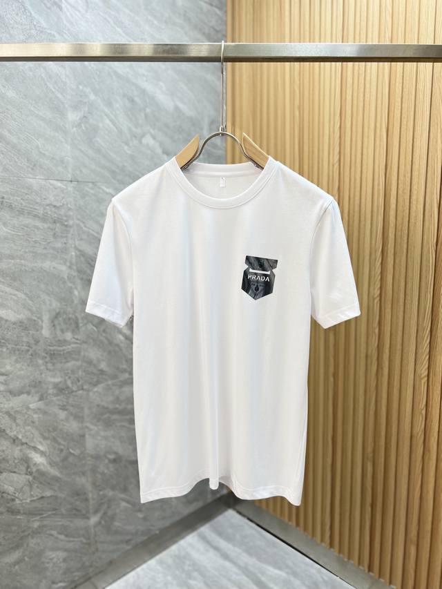 prada 普拉达 2025年春夏新品上新 三标齐全 丝光棉圆领短袖T恤 好货不用过多介绍 看细节 专柜码数：M-6Xl 175 140建议Xl 修身版型