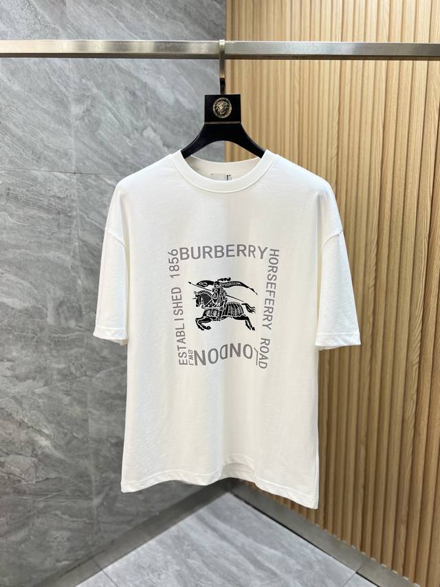 burberry 巴宝莉 2025年春夏新品上新 三标齐全 纯棉圆领短袖T恤 好货不用过多介绍 看细节 专柜码数：M-Xxl 175 140建议M 宽松版型