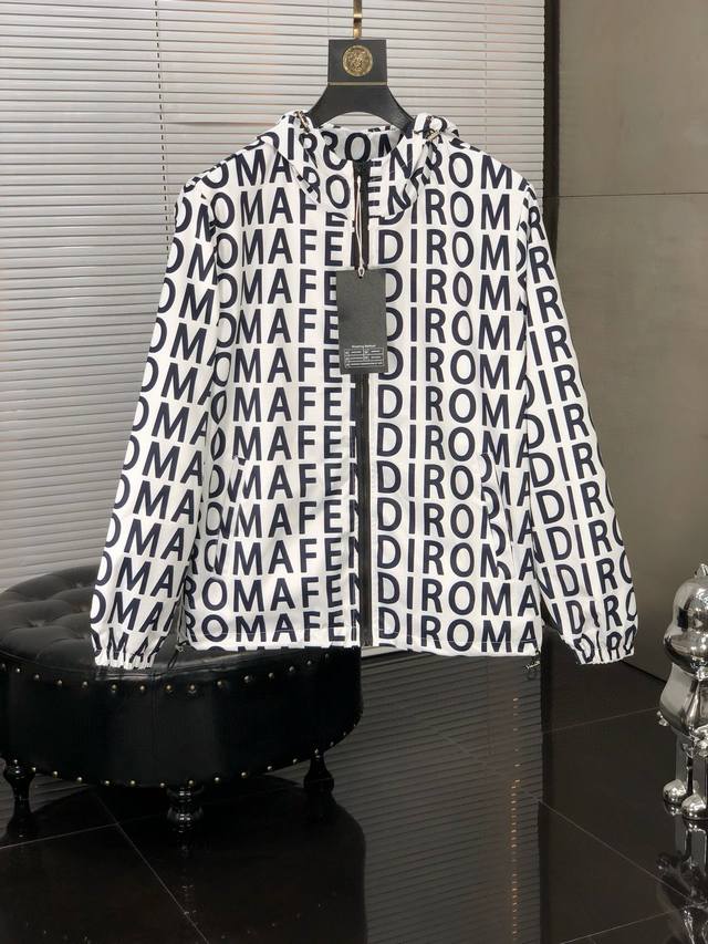 dior 超值超爆2025最新款夹克 外套代购级专柜原单简约时尚从容百搭大气优雅高科技记忆聚酯面料不易起皱快速复原奢华如新防风防水速干五金洗水唛显眼的品牌标志做