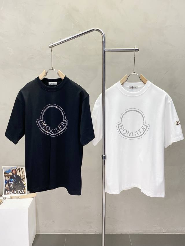 moncler蒙口独家专供新款原单男士休闲短袖 高端定制 高版本 时尚百搭爆款进口面料 手感超柔软细腻 穿着亲肤舒适 高端精品 代工厂P精细做工 上身非常赞 男