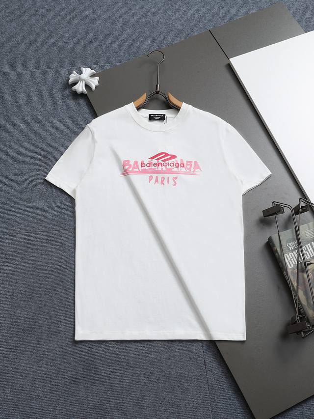 balenciaga 巴黎世家 做旧字母印花 Logo标识精致升级，灵感源自八十年代复古 原版面料 官方同款 短袖T恤 定制300克同缸染面料 手感非常舒服 春