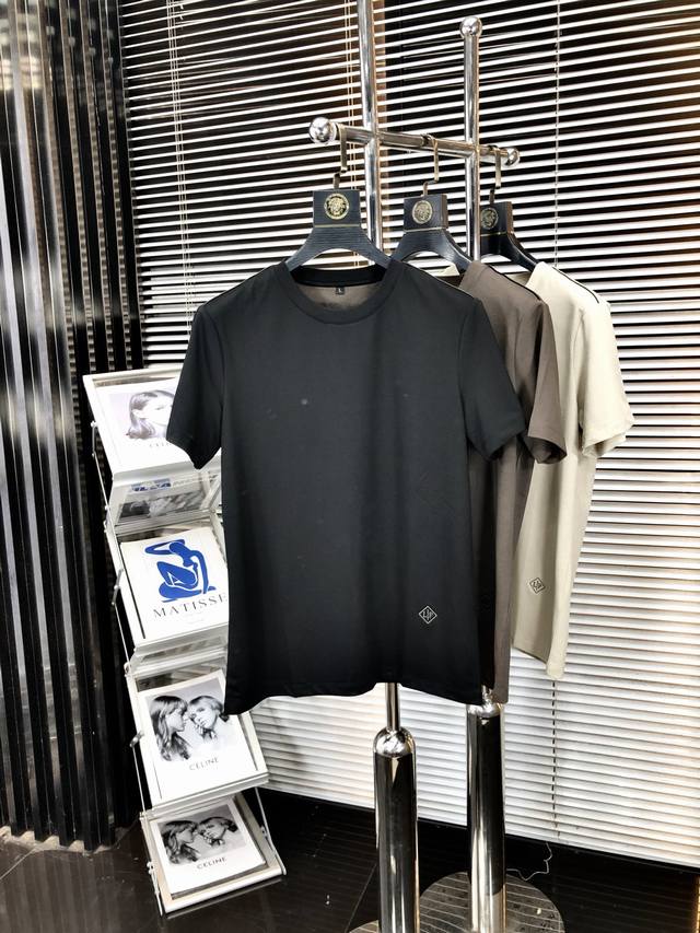 lss新款春夏短袖 最高版本客供定制高端丝光棉面料 简单时尚款，经典Logo的设计 高端定制 简单大方的款式！满满的高级感，四季可穿。简欧风格，简洁大气，官网同