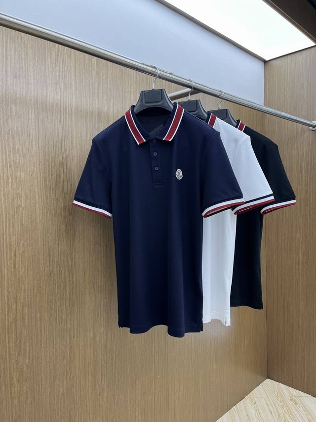 mon Ss早春新款 商务休闲通勤款,渠道精品唯美主义的英式裁剪艺术尽显男士魅力风采. 25春夏 专属标识Polo衫短袖T恤 经典的翻领裁剪工艺从未停止.既不单