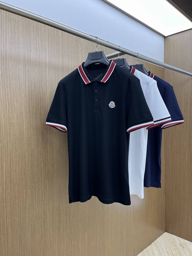 mon Ss早春新款 商务休闲通勤款,渠道精品唯美主义的英式裁剪艺术尽显男士魅力风采. 25春夏 专属标识Polo衫短袖T恤 经典的翻领裁剪工艺从未停止.既不单