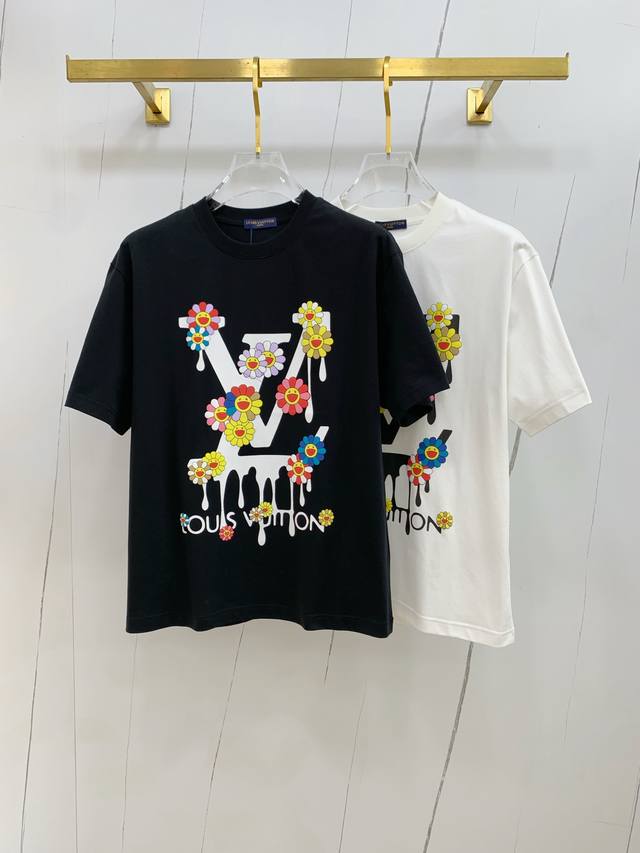 sslv纯棉最新面料经典标识图案Logo时尚简约潮流短袖，最顶级的品质专柜原单短袖，顶级制作工艺进口面料，专柜款独特设计，采用进口高端订制面料。官网在售！面料版