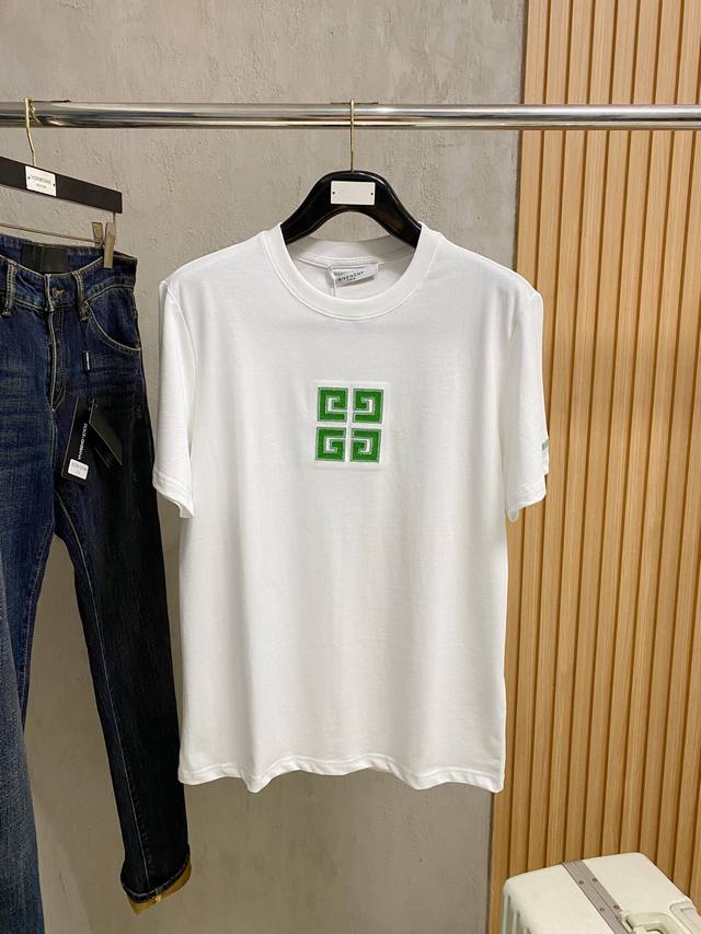 纪梵*Givenchy 25Ss春夏新款首发专柜最新款短袖圆领T恤 手绘工艺 高端订制 设计前卫时尚！品牌Logo重工艺设计 高端定制240克面料.手感柔软.穿
