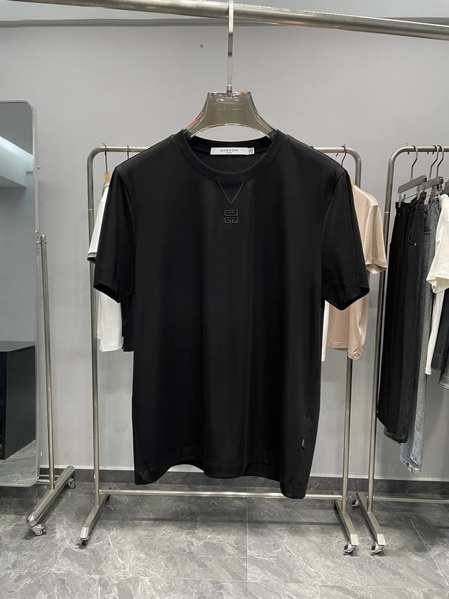 giv25Ss春夏新款优质120支双丝光棉布圆领短Tee，男女同款经典5G标识刺绣宽松休闲短袖T恤衫！贸易公司渠道稀出，同步官网发售！一款男女通穿的基础纯色短T