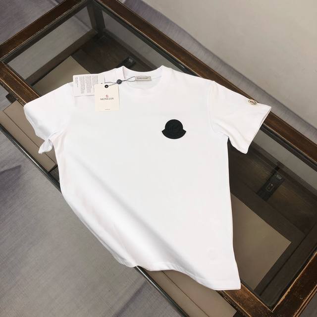 amon*Cler 蒙口 2025春夏最新款短袖T恤，男女同款定制专属纯棉面料，定制原版工艺螺纹，胸前定制闪电Logo标点缀！简约大方，从容百搭，档次极高，完美