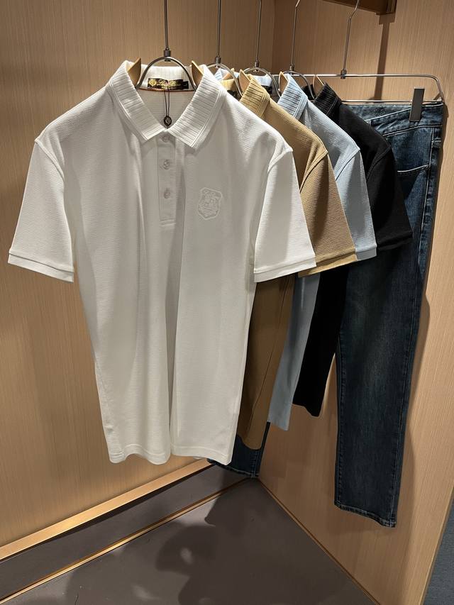 bur*Erry 巴*莉 2025春夏新款男士短袖Polo衫，品牌最新设计元素！既不单调也不复杂,恰到好处的展现品味！客供顶级定制珠地棉面料！舒适吸汗透气根本不