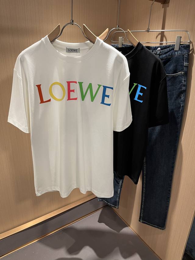 loe*We罗*威 2025春夏新款男女同款短袖T恤，意大利原厂订单渠道，极具个性高级风，标志Logo图案压胶工艺设计！情侣款纯棉短袖T恤！！最新时尚潮流人气产