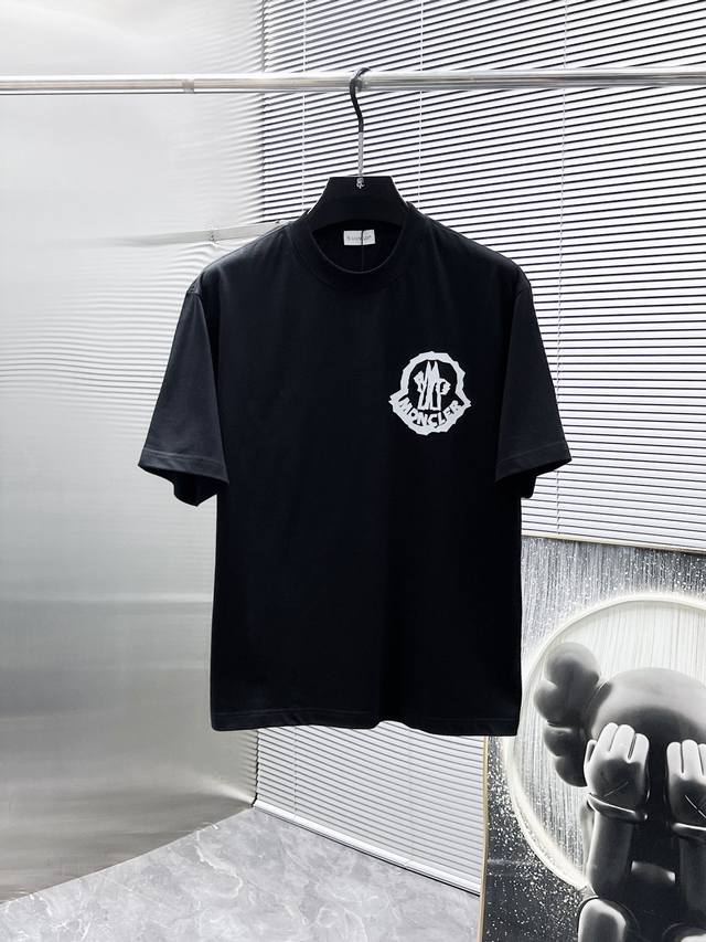 蒙口 Moncler 2025新款 圆领 短袖 T恤 体恤 半袖 ，高端版本！专柜定制面料 透气舒适度高，细节无可挑剔，品牌元素设计理念，体现高品质。手感细腻柔