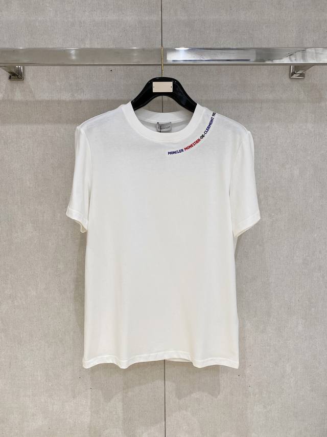 蒙*Moncler 25Ss春夏新款首发专柜最新款短袖圆领T恤 高端订制 设计前卫时尚！品牌Logo重工艺设计 高端定制240克面料.手感柔软.穿着舒适.专柜级