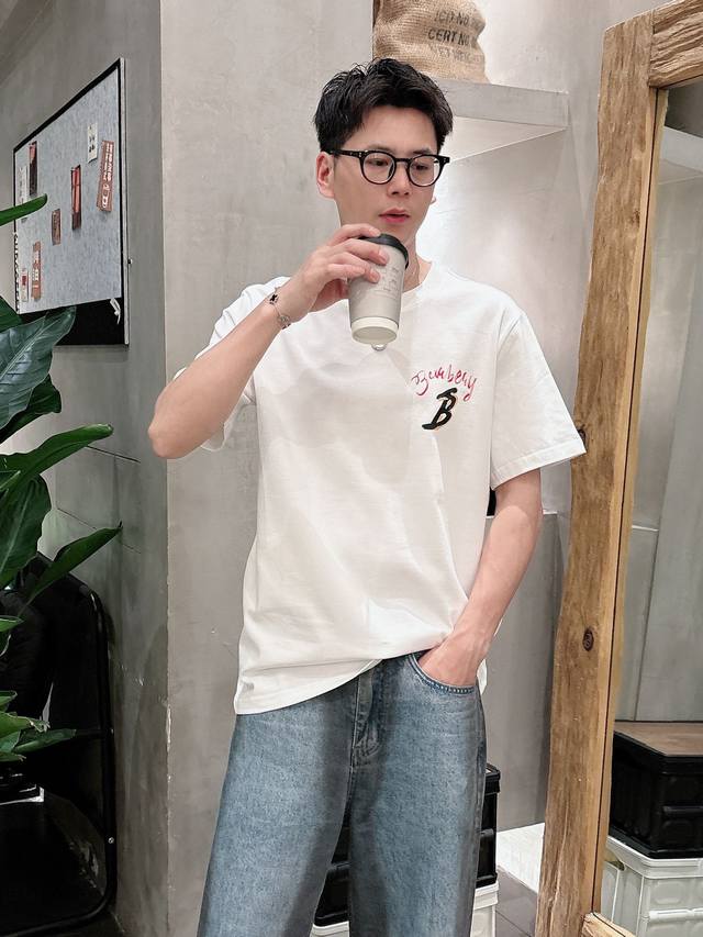 burberry巴宝莉独家专供新款原单男士休闲短袖 高端定制 高版本 时尚百搭爆款进口面料 手感超柔软细腻 穿着亲肤舒适 高端精品 代工厂P精细做工 上身非常赞