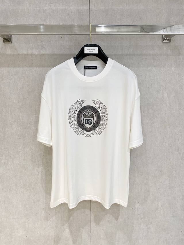 dolce&Gabbana 杜嘉班纳 -Dg 重磅推荐！Ss夏装新品 专柜在售 最新系列图案Logo短袖T恤 必须人手一件的节奏！ 进口顶极精梳棉面料，极为亲肤