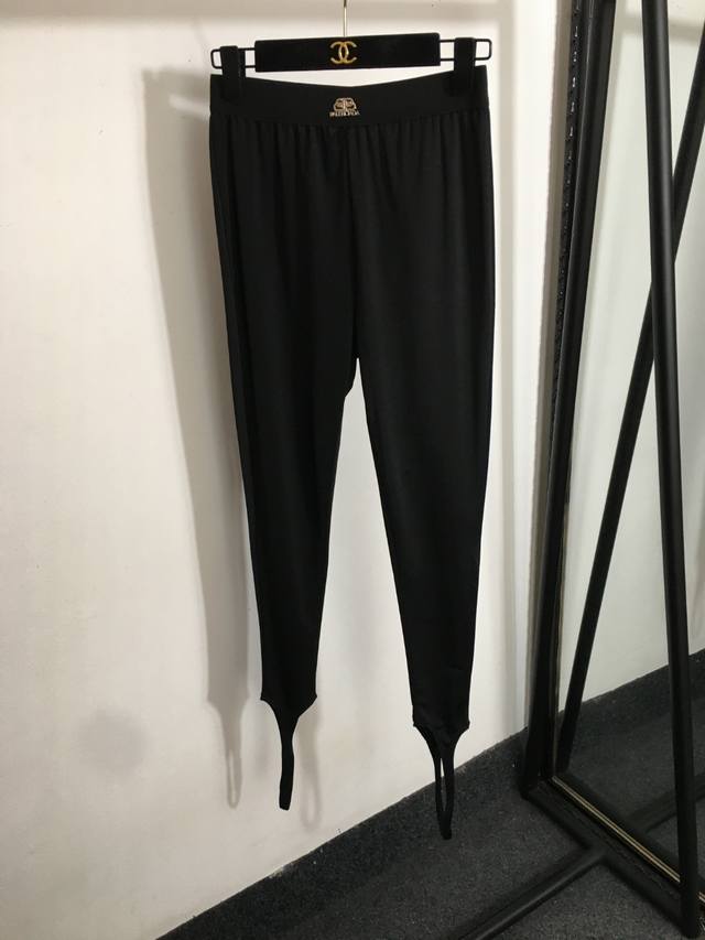 款号20252584 Balenciag*新款 Logo装饰弹力修身踩脚裤，黑色，S-Xl， M码；腰围62弹力，长86