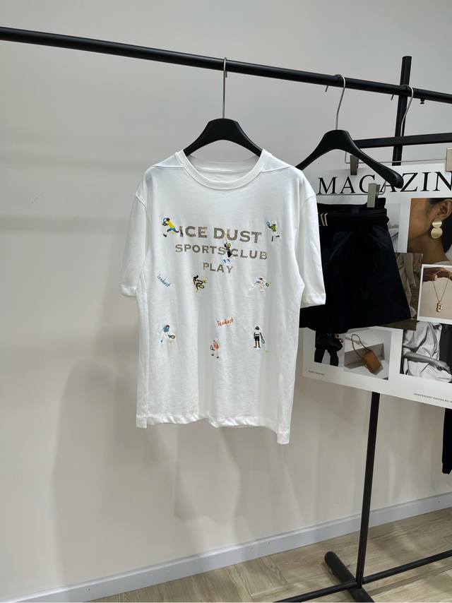 ice白色网球刺绣字母短袖T ，面料：全棉 颜色：白色 Ice Dust希望可以打破素人与艺术之间的次元隔阂 都市摩登，极简又不失格调 一以贯之的信念感 允许普